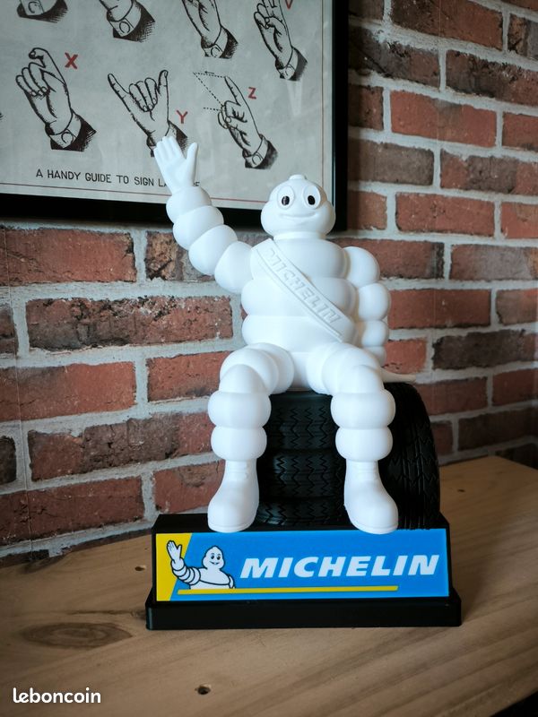 Fichier 3D Lampe Spiderman·Design à télécharger et à imprimer en 3D·Cults
