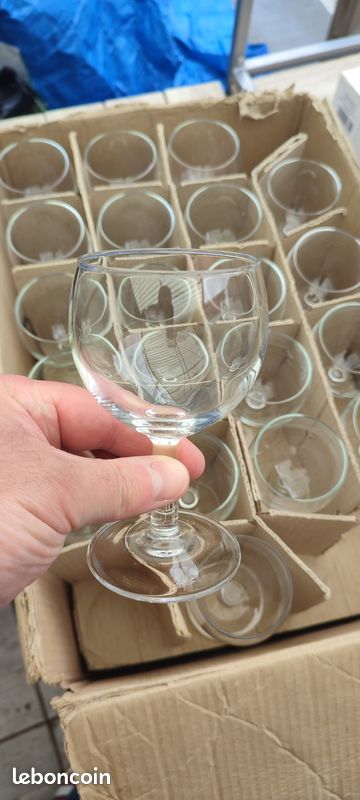 Verre à pied ballon (image 1)
