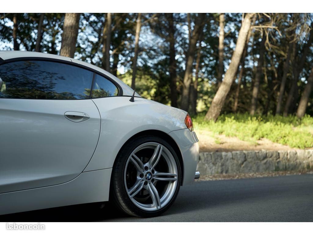 BMW Z4 PACK M sDrive 23i - SIEGES CHAUFFANTS - CHASSIS SPORT - ECRAN (image 17)