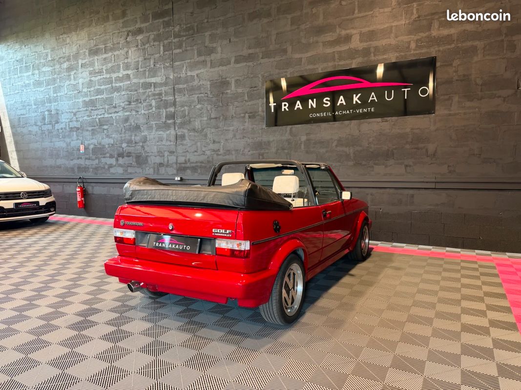VOLKSWAGEN GOLF CABRIOLET 1.8 90ch - MOTEUR REFAIT 5000KMS - CAPOTE NEUVE - PEINTURE NEUVE - DOSSIER PHOTO RESTAURATION... (image 11)