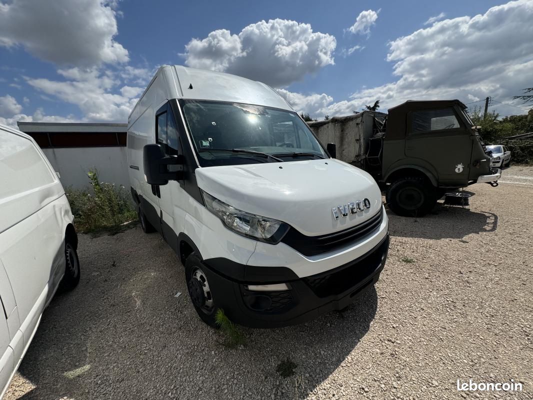 Iveco Daily DOUBLE ESSIEU 35s 2.3D 136cH/VENTE A PRO/TVA (image 15)