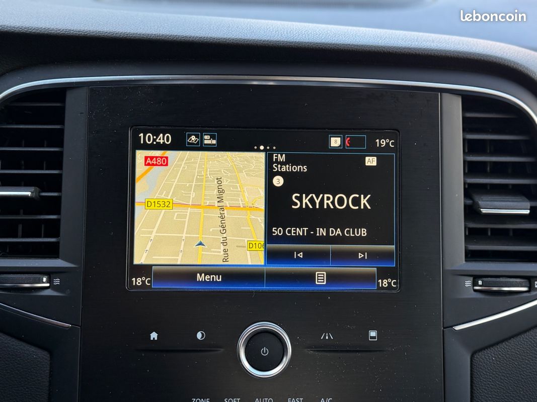 RENAULT MEGANE IV BERLINE BUSINESS MEGANE 4 1.5 Blue dCi 115 - GPS - RADARS - CLIM AUTO (image 27)