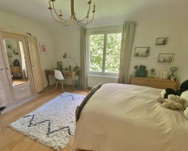 Maison 1 250 000 € - 230 m²