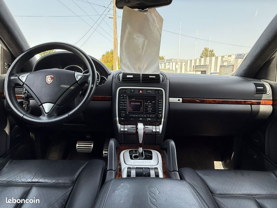 PORSCHE CAYENNE 4,5 TURBO S 521 ch 5P BVA - Financement à partir de 299e/Mois (image 16)