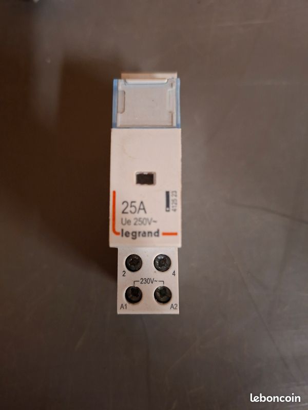 Contacteur legrand 25a (image 1)