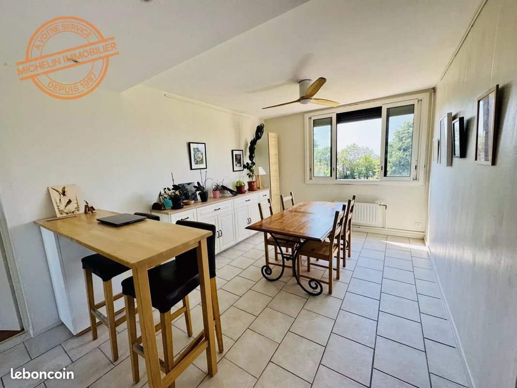 Appartement 4 pièces 74 m² · à Champagne-au-Mont-d'Or · 74 m² · 190 000 €
