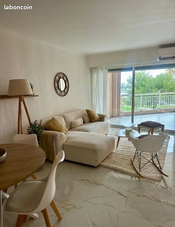 Appartement 3 pièces 70 m² · à Antibes · 70 m² · 2 100 €/mois
