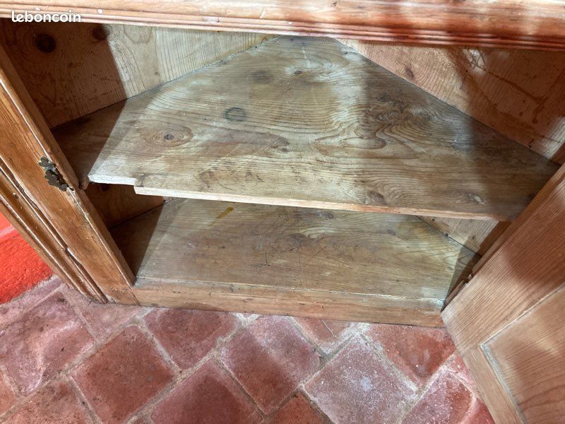 Placard en pin ancien en angle (image 4)
