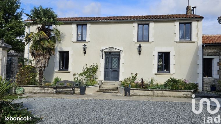 Maison 9 pièces 225 m²