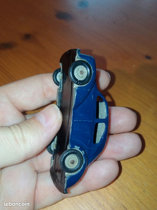 Renault 4CV CIJ 1/43 - Bleue - Fabriquée En France - Avec Sa Boîte - Occasion