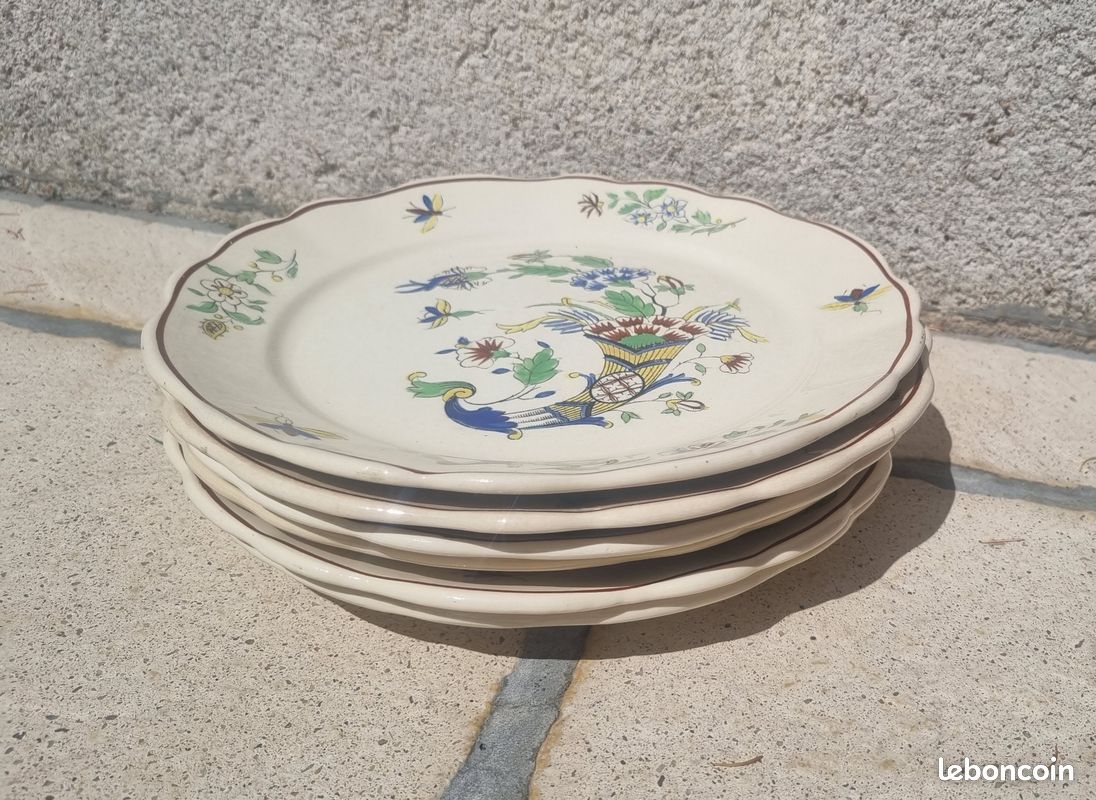 Service De Vaisselle En Porcelaine Boch Frères La Louvière - Complet - Occasion