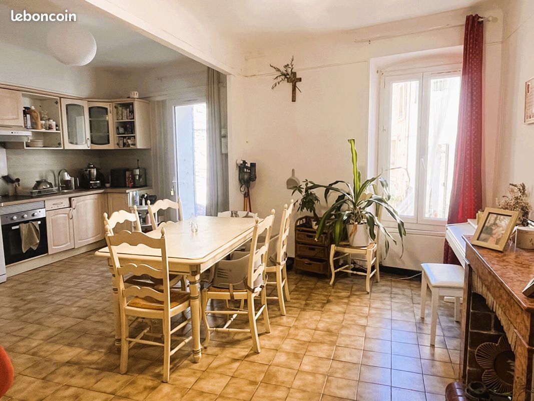 Maison 4 pièces 100 m² · à Rognes · 100 m² · 940 €/mois