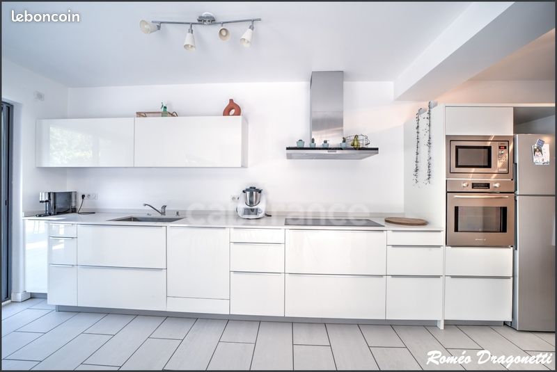 Appartement 4 pièces 154 m² · à Prévessin-Moëns · 154 m² · 799 000 €