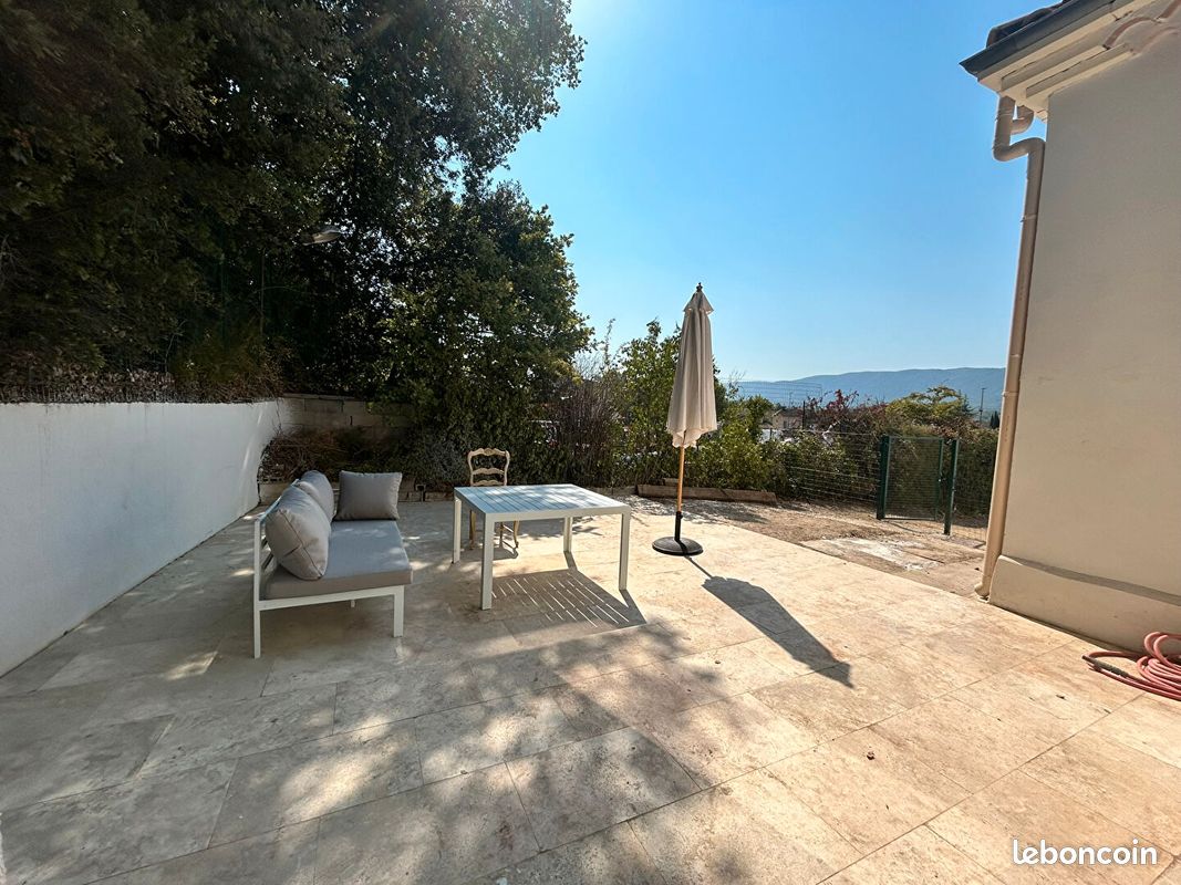 Maison 3 pièces 74 m² · à Cabrières-d'Avignon · 74 m² · 980 €/mois