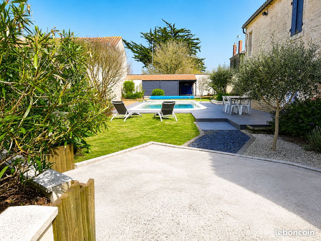 Maison 11 pièces 269 m² · à Nalliers · 269 m² · 310 000 €