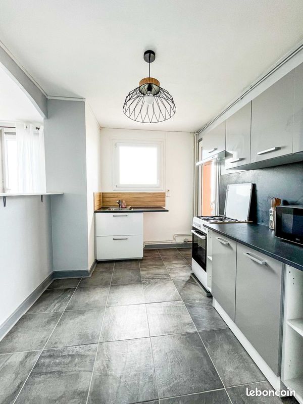 Appartement 3 pièces 57 m² · à Roanne · 57 m² · 550 €/mois
