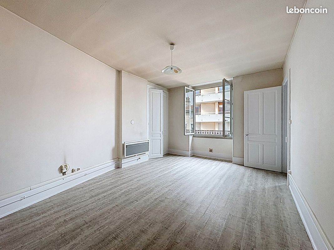 Appartement 1 pièce 39 m² · à Bourg-en-Bresse · 39 m² · 437 €