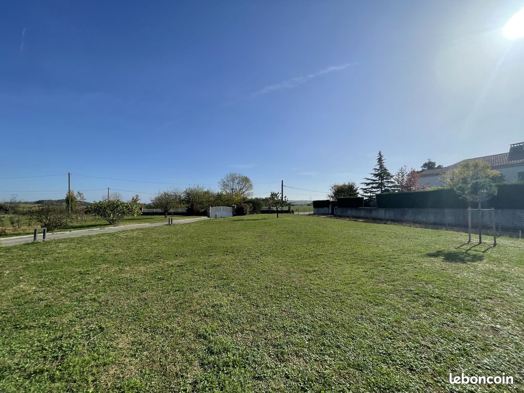 Terrain 910 m² · à Vernosc-lès-Annonay · 910 m² · 85 000 €