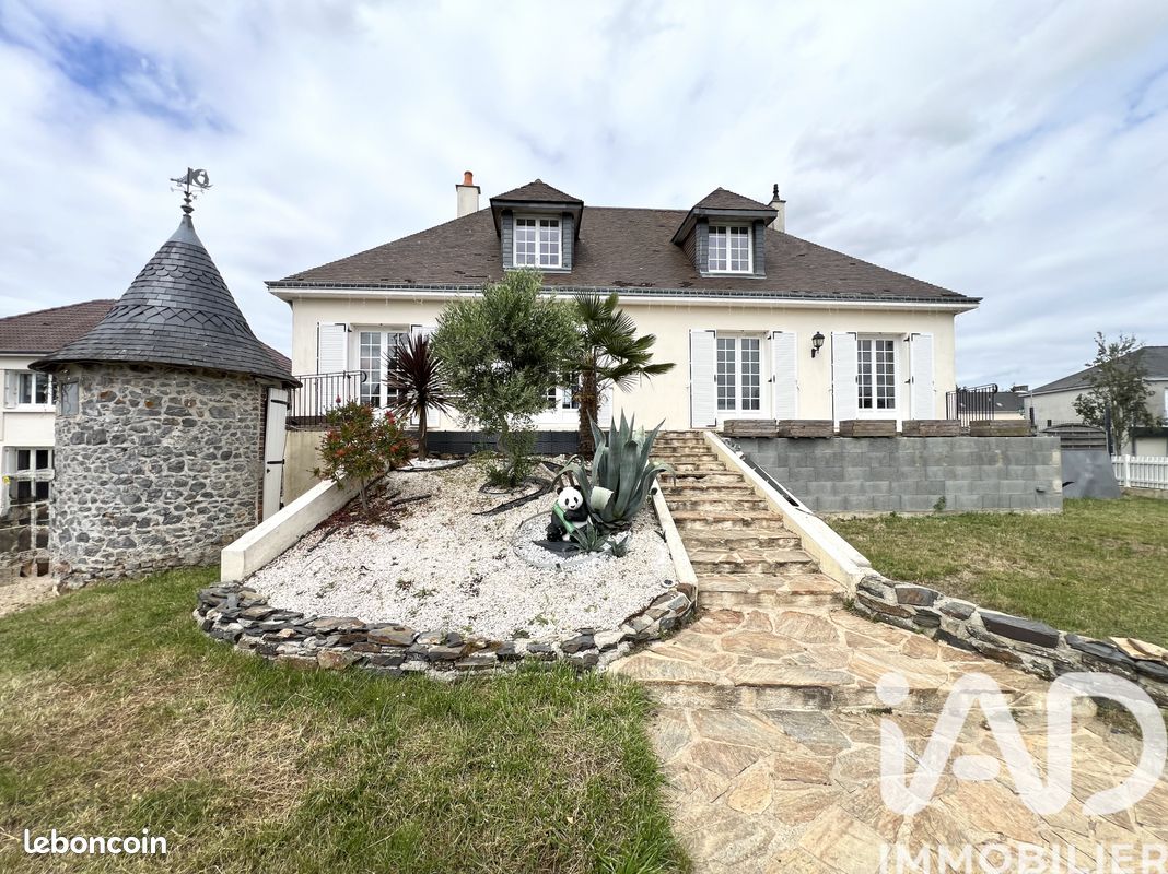 Maison 6 pièces 130 m² · à Argentré · 130 m² · 230 000 €