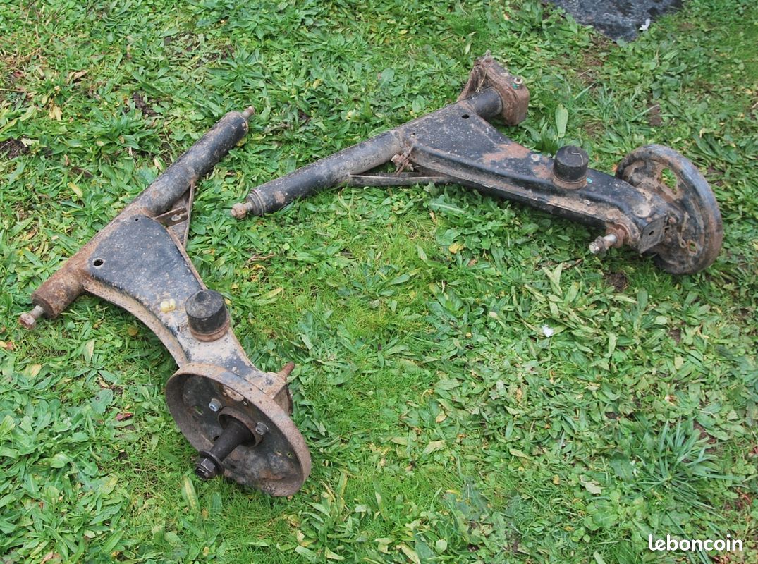 Paire de bras arrière pour Citroën Visa, LN, LNA, Peugeot 104 (image 1)