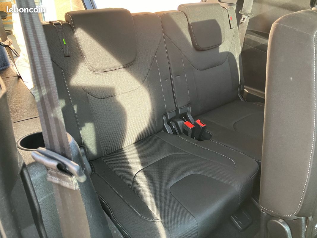 FORD S-MAX 2.0 EcoBlue 150 Ch SS Titanium 7 places (image 10)