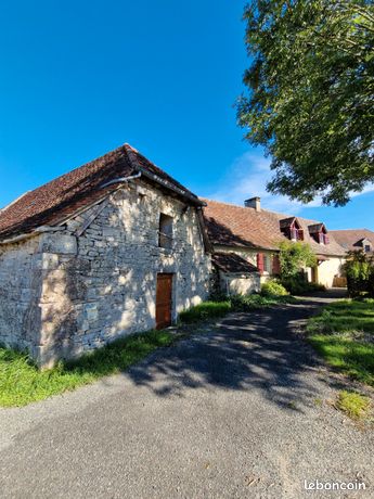 Propriété de caractère avec maison, grange, grangette, jardins et terrain
