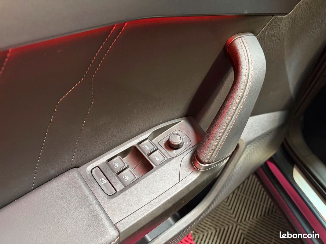 CUPRA FORMENTOR 1.4 e-HYBRID 204 ch DSG6 V / Caméra 360 / Volant chauffant (image 24)