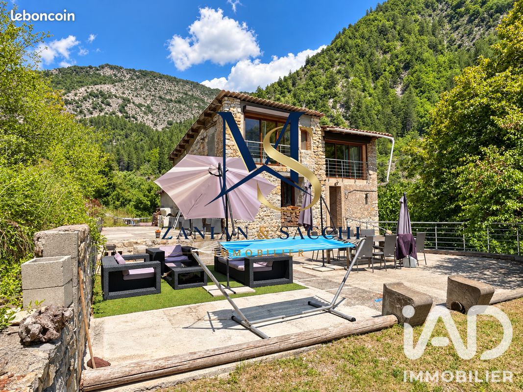Maison 4 pièces 128 m² · à Rigaud · 128 m² · 460 000 €