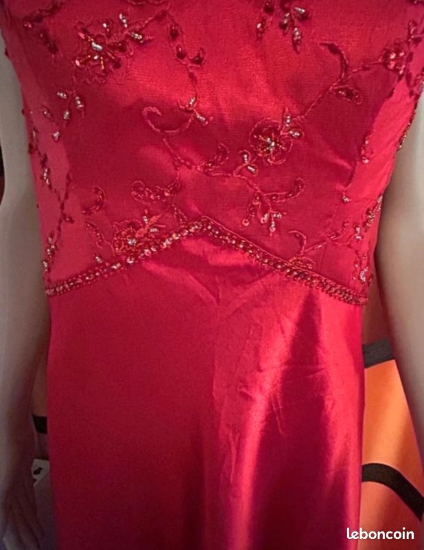 Robe de soirée longue rouge satinée avec étole assortie - Taille M (38) (image 9)