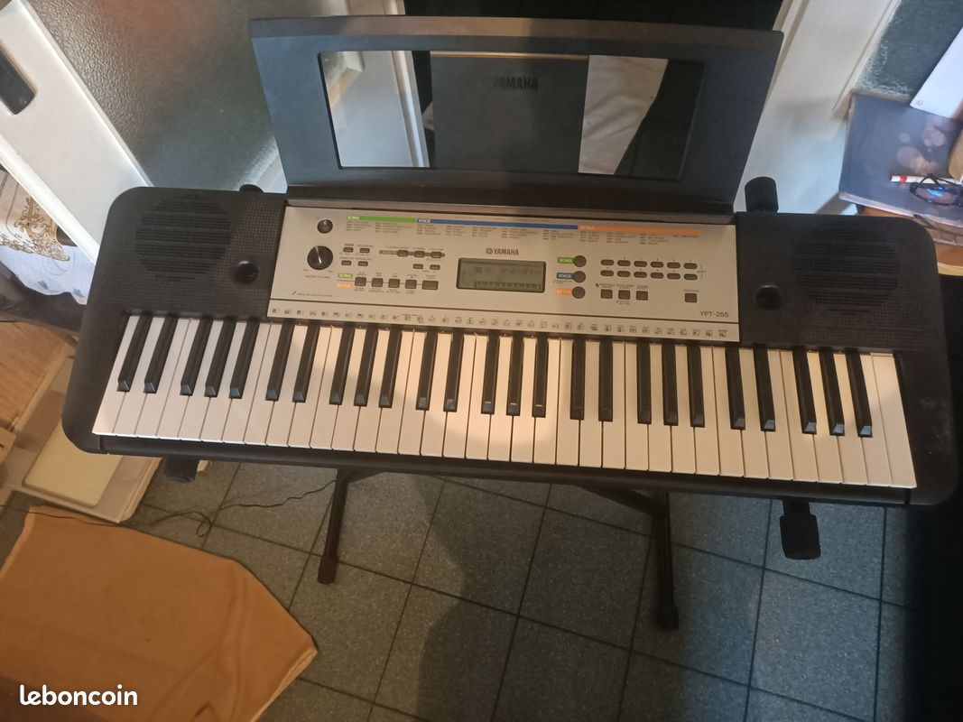 Piano (ypt225) (image 2)