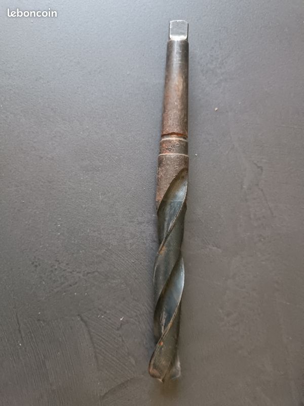 Forêt HSS de 21mm à cône morse n°2 BE pour acier (image 1)