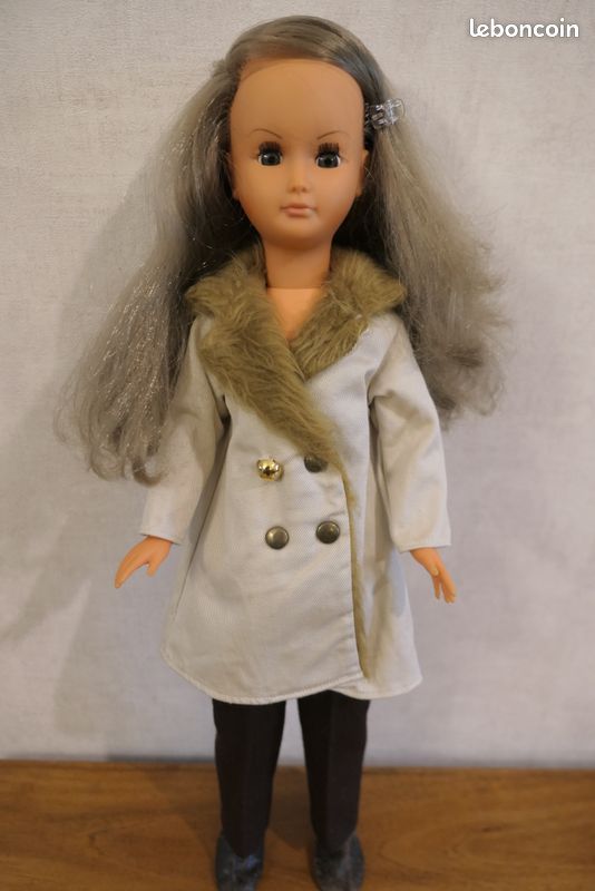 Poupee Dolly Gege Gégé Mc5 Avec Un Peignoir Vintage 1970/80 Bel Etat