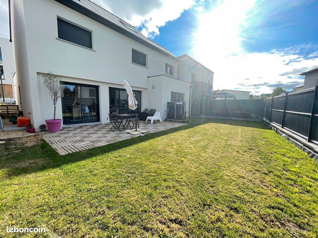 Maison 6 pièces 152 m² · à Melesse · 152 m² · 1 489 €/mois