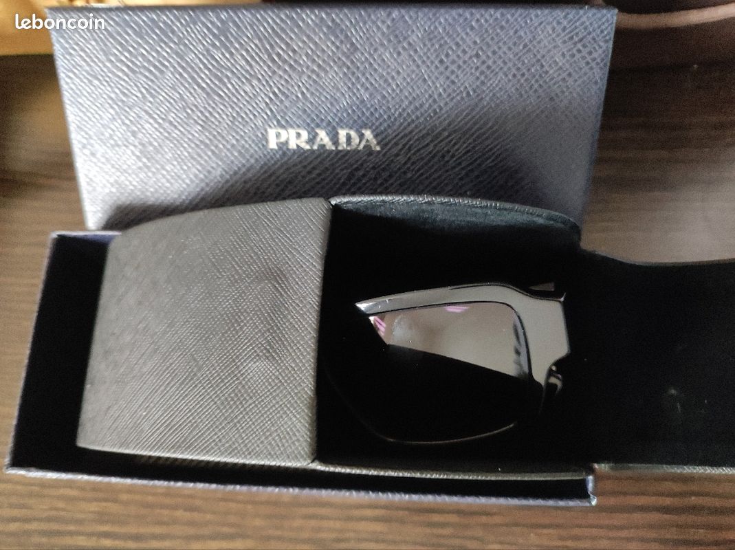 Lunettes de soleil Prada Eyewear (image 1)
