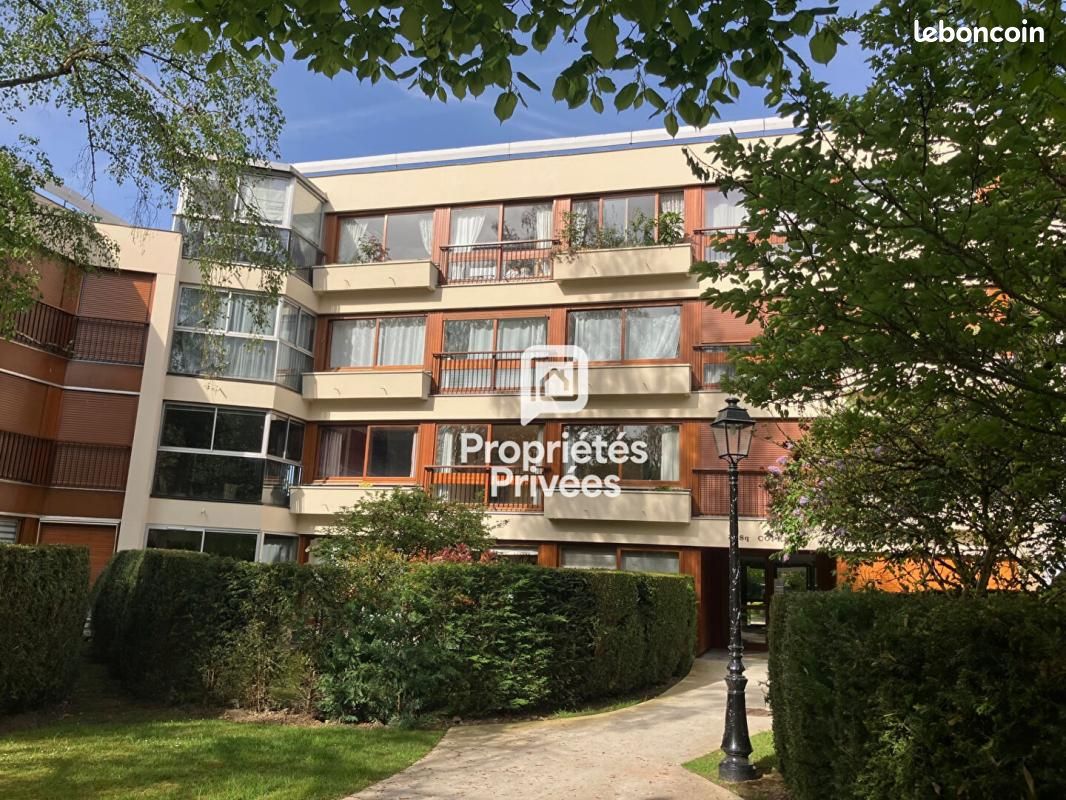 Appartement 5 pièces 102 m² · à Le Chesnay-Rocquencourt · 102 m² · 384 800 €