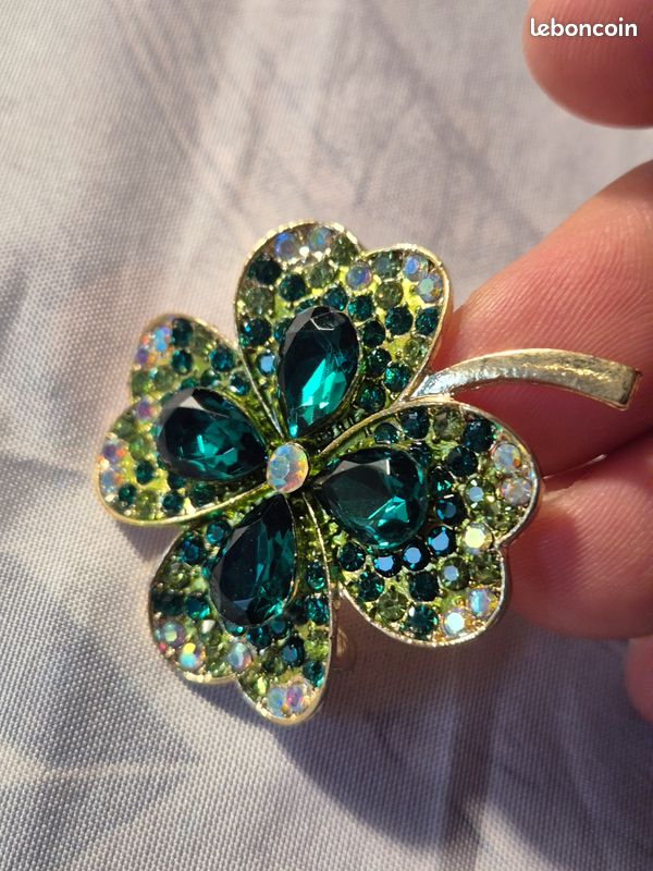 Broche Vintage Trèfle à 4 Feuilles - Perles Blanches, Plaqué Or - Bijou Porte-bonheur