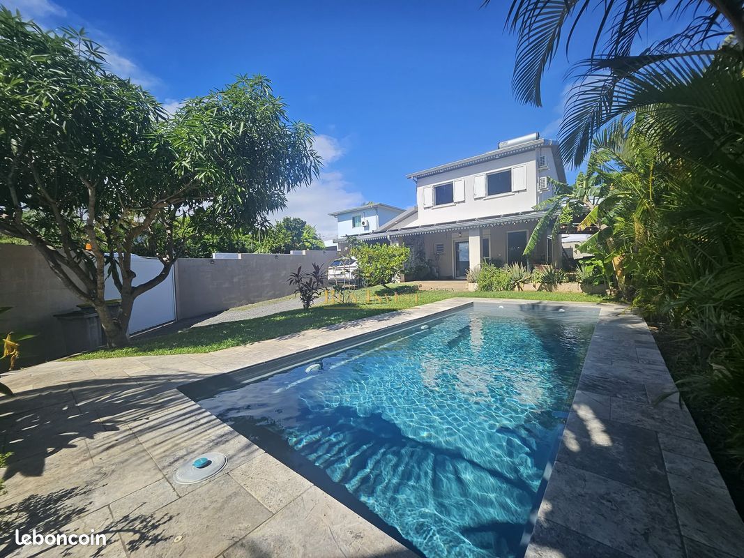 Maison 5 pièces 127 m² · à Sainte-Marie · 127 m² · 535 000 €