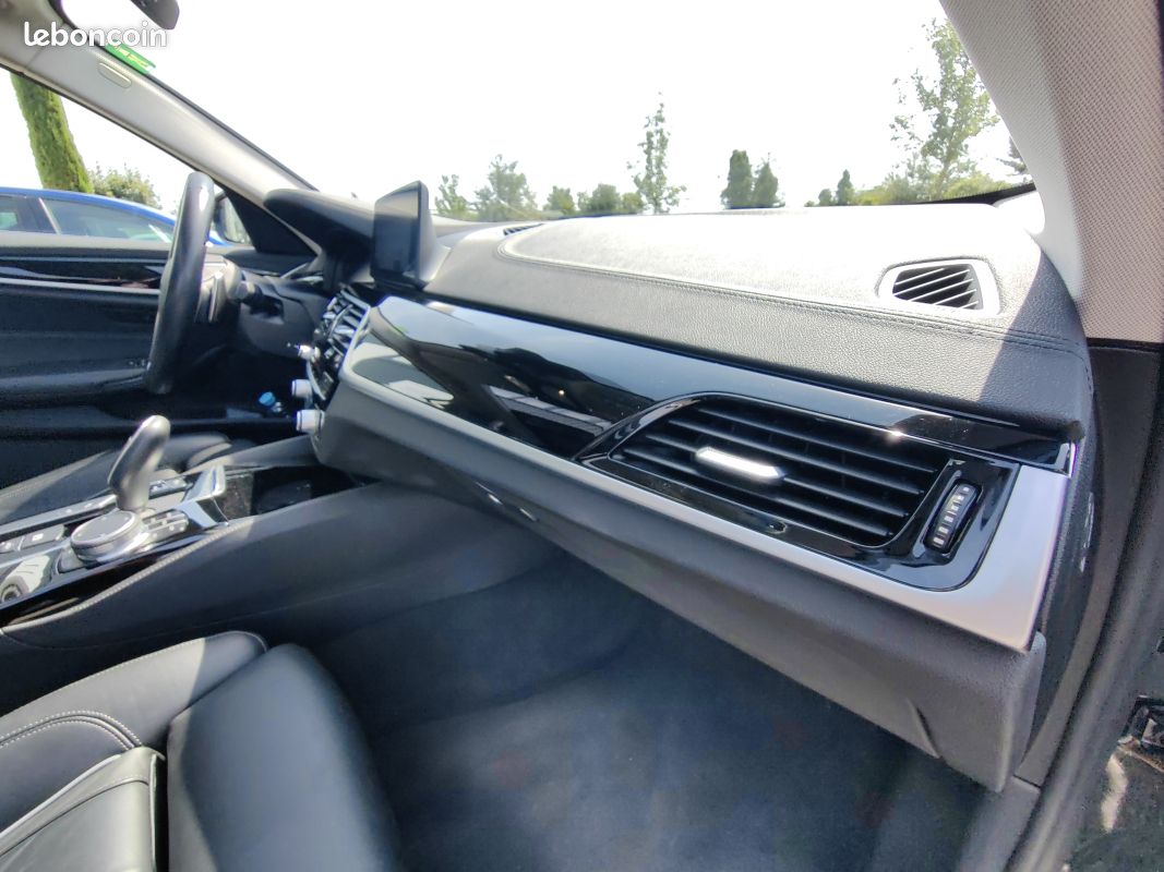 BMW Série 5 TOURING (G31) 530D XDRIVE 265 LUXURY TOIT PANO - GARANTIE 12 MOIS (image 20)