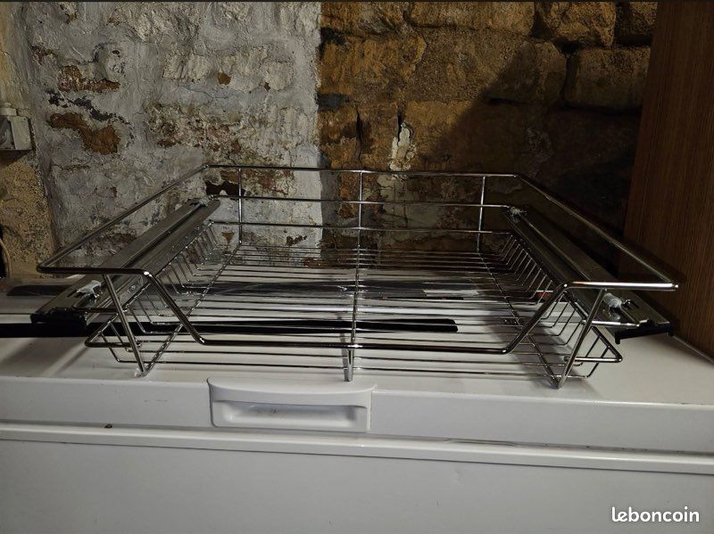Vend porte de cuisine blanc laqué 20 e piece . Évier résine noir avec siphon 50 e. Panier coulissant pour meuble de 60 cm 20 e pièces, 4 de dispo (image 4)