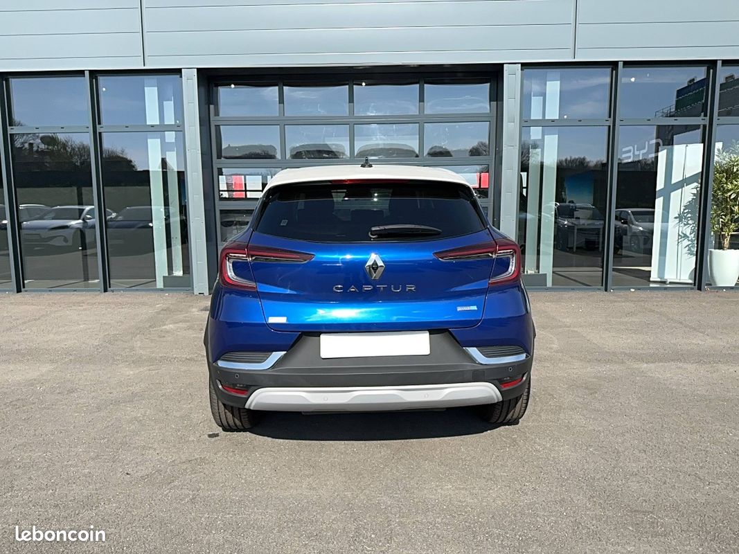 RENAULT Captur E-Tech Plug-in 160 - 21 Intens (image 4)