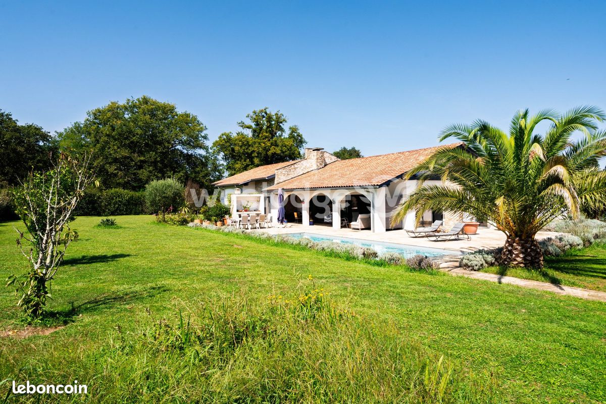 Maison 6 pièces 271 m² · à Urrugne · 271 m² · 1 690 000 €