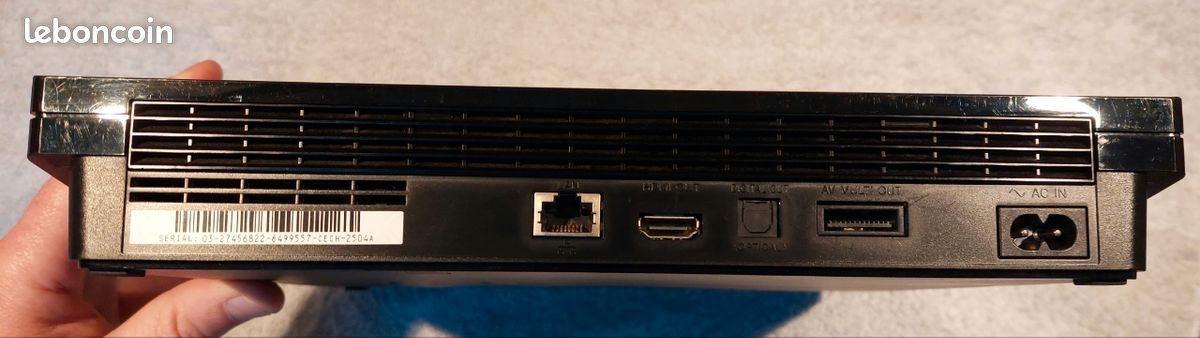 PS3 très bon état + 2 manettes + 8 jeux – Testée (image 3)