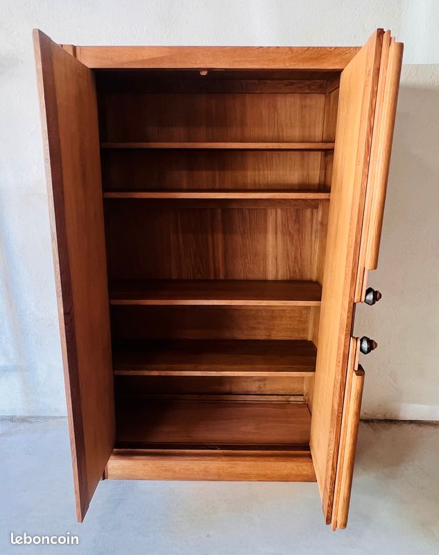 Armoire en chêne par Guillerme et Chambron, édité par Votre maison, France années 50 (image 4)