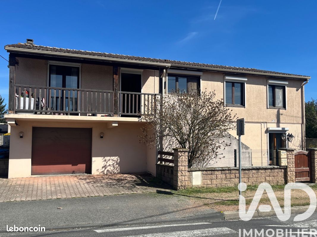 Maison 9 pièces 177 m² · à Lussat · 177 m² · 295 000 €