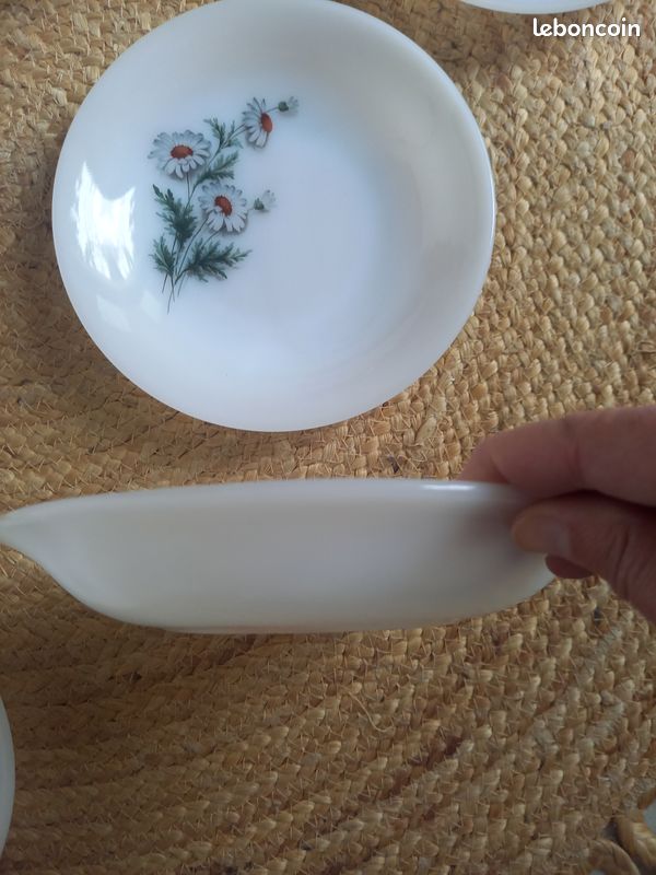 Lot De 8 Petites Assiettes Arcopal Vintage – Motif Fleurs Tournesol, France, Ø 19 Cm