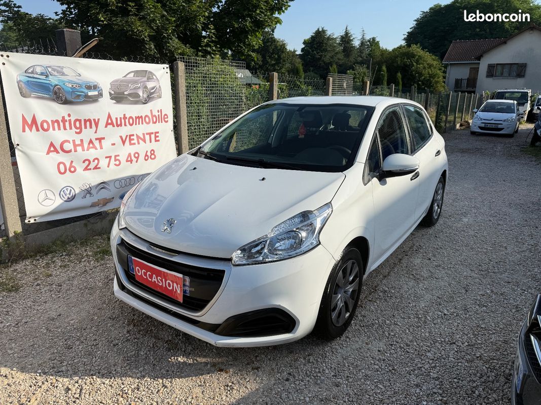 PEUGEOT 208 1.2 82ch Style uniquement pour l'export (image 1)