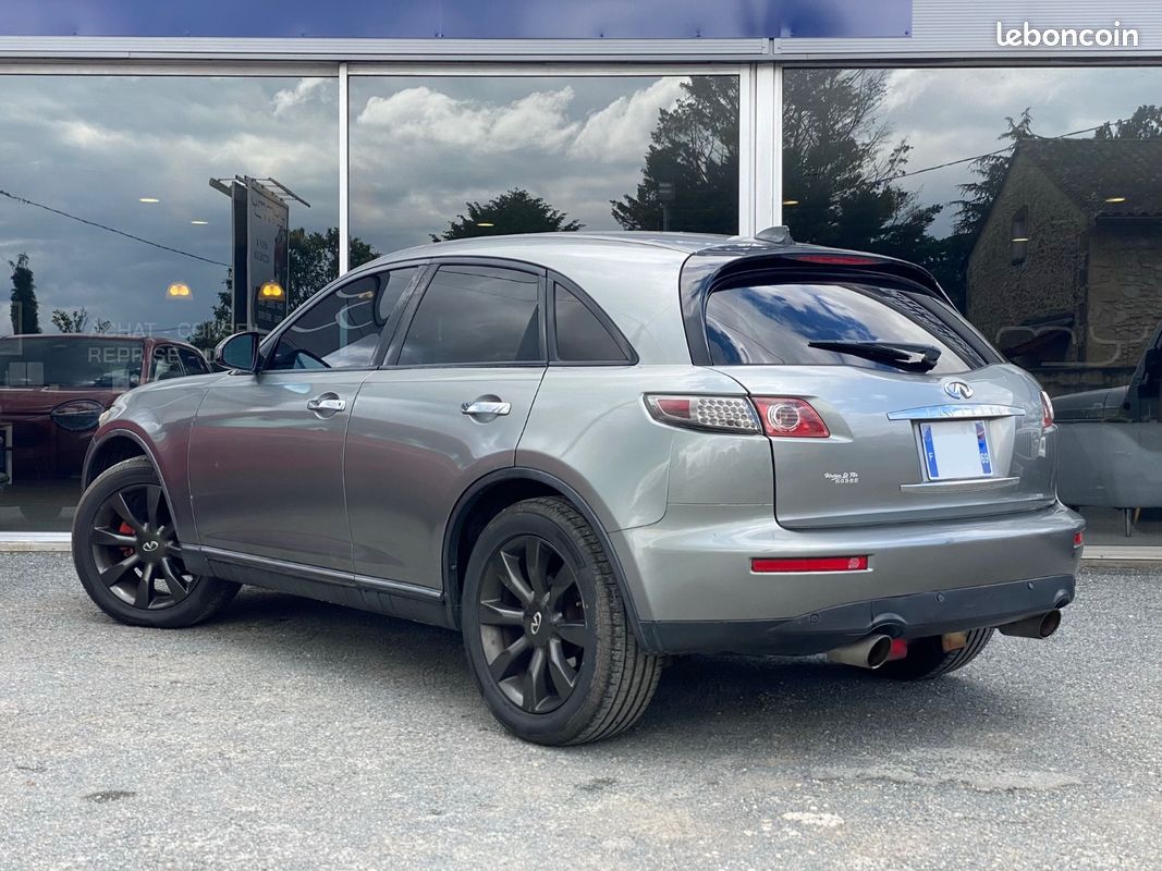 INFINITI FX35 / 3.5i V6 AWD 280 cv / Éthanol / Boîte auto / Toit ouvrant / Sièges chauffants / Son BOSE / Climatisation bi-zone (image 4)