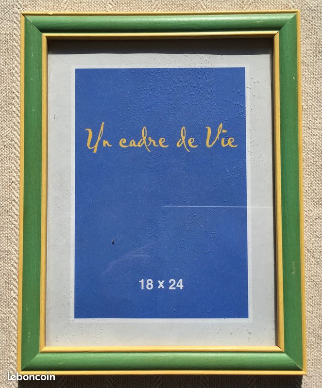 Cadre vitré photo vert avec pied (image 1)