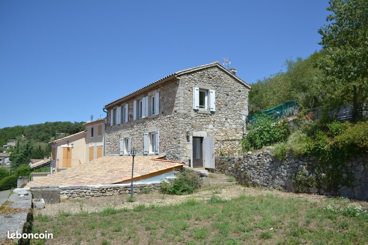 Maison 5 pièces 86 m² · à Vogüé · 86 m² · 300 000 €