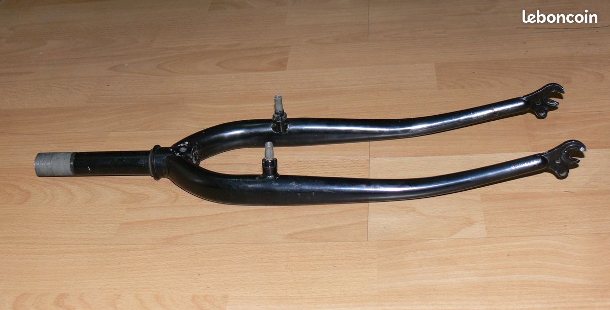 Fourche Vélo Ancienne Dilecta Pour Roue De 700, Pièce Vintage Cycle